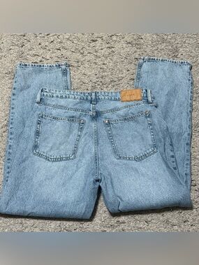 H&M High Waisted 90’s Boyfriend Jeans